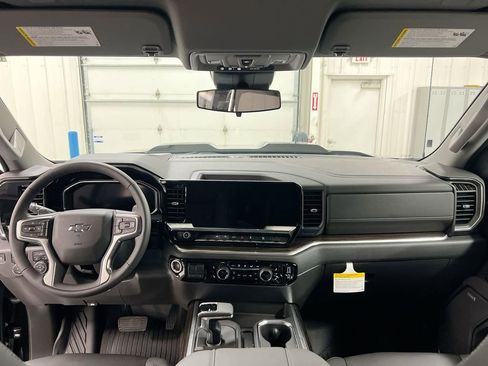 Used 2026 Chevrolet Silverado 1500 LT Trail Boss w/ Convenience Package II AWD/4WD image 10
