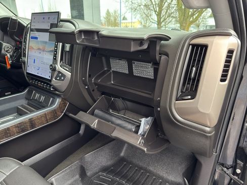 Used 2016 GMC Sierra 2500 Denali w/ Duramax Plus Package image 31