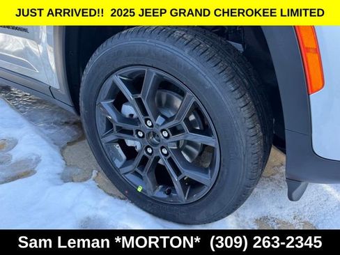 New 2025 Jeep Grand Cherokee Limited w/ Trailer Tow Package image 4