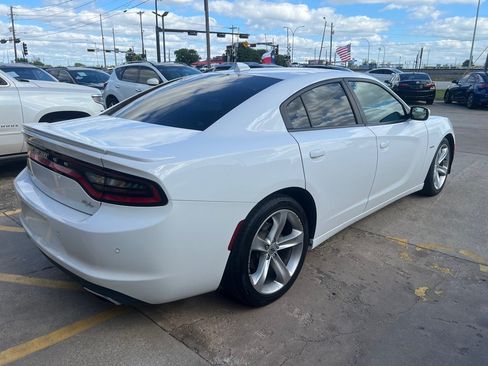 Used 2018 Dodge Charger R/T RWD image 6