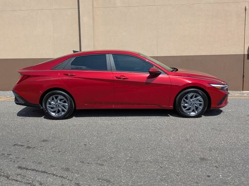 New 2026 Hyundai Elantra Blue image 3