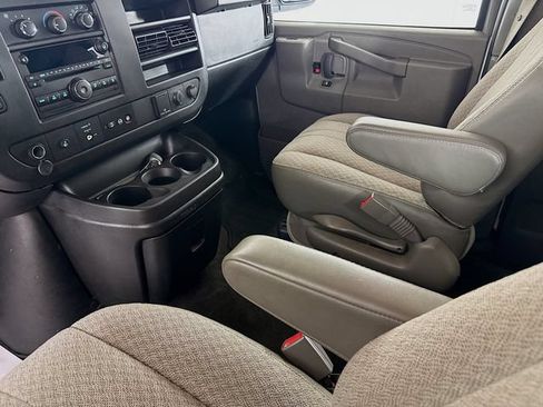 Used 2017 Chevrolet Express 2500 LT w/ LT Preferred Equipment Group RWD image 25