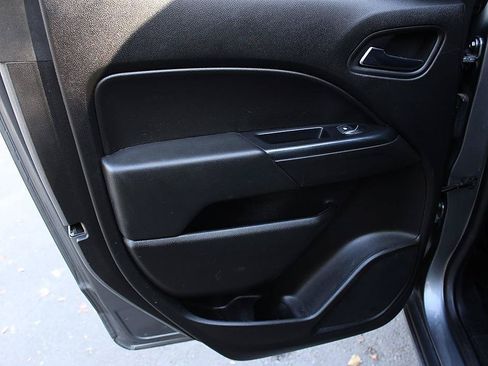Used 2021 Chevrolet Colorado LT AWD/4WD image 9