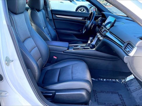 Used 2018 Honda Accord Sport image 8