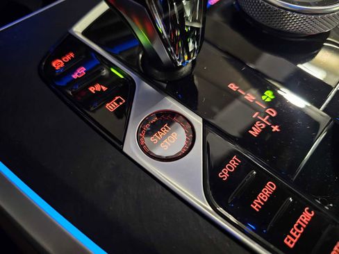 Used 2022 BMW X5 xDrive45e w/ M Sport Package image 31