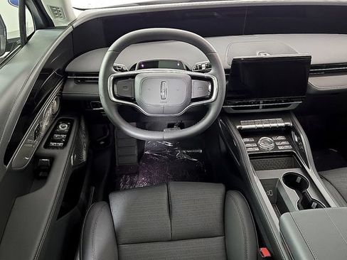 Used 2026 Lincoln Nautilus Reserve AWD/4WD image 10