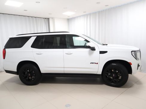 Used 2022 GMC Yukon AT4 w/ Technology Package AWD/4WD image 6