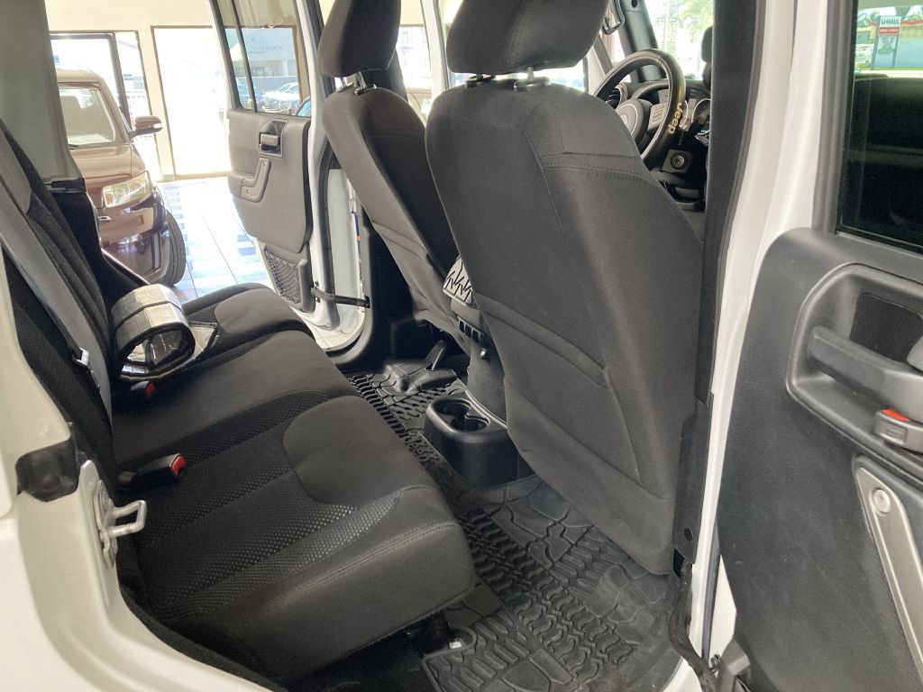 Used 2016 Jeep Wrangler Unlimited Sport AWD/4WD image 9