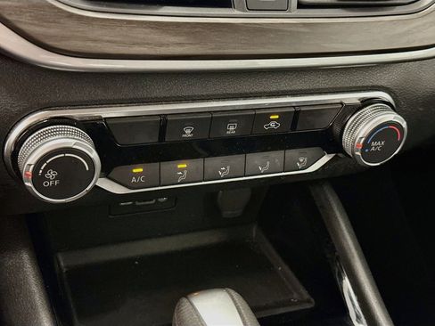 Used 2024 Nissan Altima 2.5 SV FWD image 23