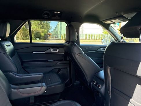 Used 2025 Ford Explorer ST-Line image 22