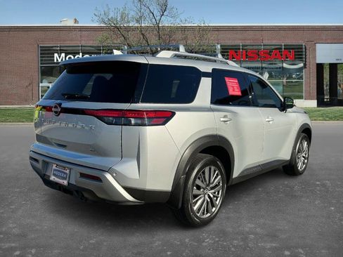 Certified 2024 Nissan Pathfinder SL w/ SL Premium Package image 4