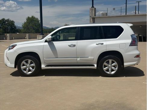 Used 2015 Lexus GX 460 w/ Comfort Package AWD/4WD image 4