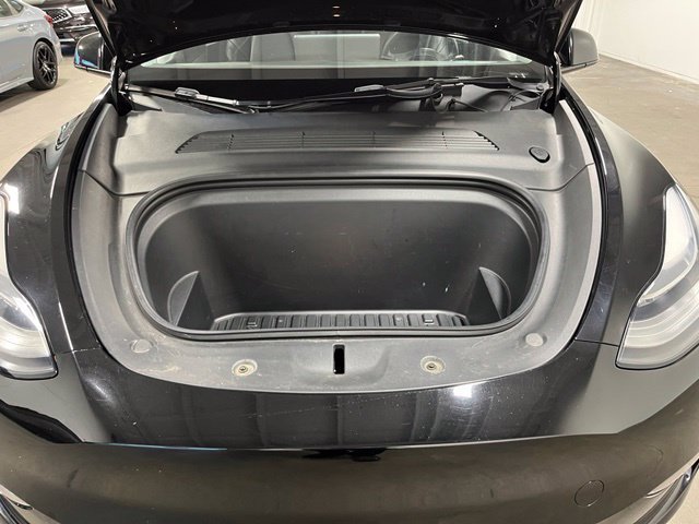 Used 2021 Tesla Model Y Long Range AWD/4WD image 9