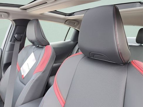 New 2026 Toyota Prius Plug-In Hybrid FWD image 18