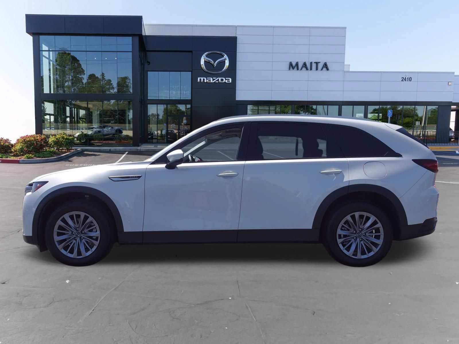 Certified 2024 MAZDA CX-90 Plug-In Hybrid w/ Preferred AWD/4WD image 8
