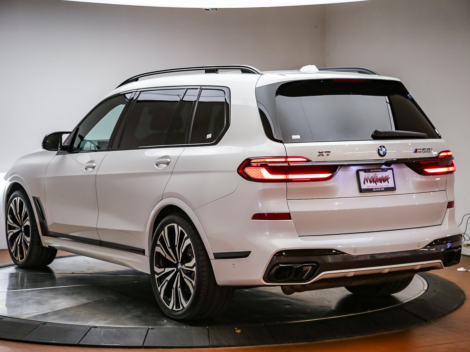 Used 2025 BMW X7 M60i AWD/4WD image 5