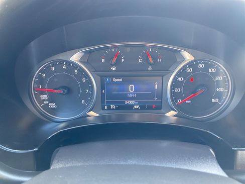 Used 2024 GMC Terrain SLE image 2