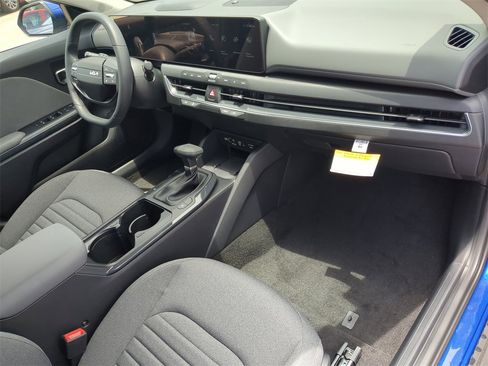 New 2025 Kia K4 EX image 13