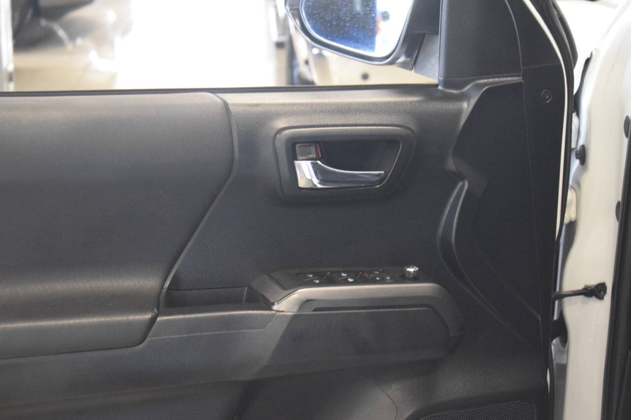 Used 2017 Toyota Tacoma TRD Pro AWD/4WD image 64