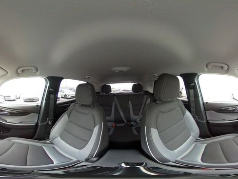 Used 2025 Chevrolet TrailBlazer LT w/ Driver Confidence Package AWD/4WD image 41