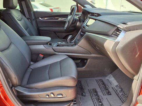 Certified 2025 Cadillac XT5 Premium Luxury w/ Technology Package image 9