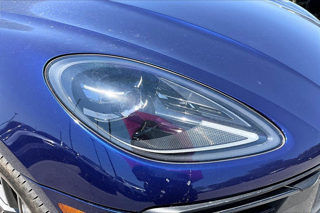 Used 2023 Porsche Macan Turbo AWD/4WD image 39