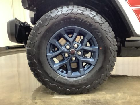 New 2026 Jeep Wrangler Unlimited Sport w/ Dual Top Group AWD/4WD image 24