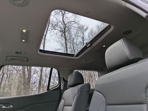 Certified 2023 GMC Acadia SLT w/ Preferred Package image 30