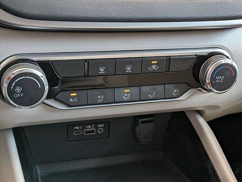 Used 2021 Nissan Altima 2.5 SV FWD image 14