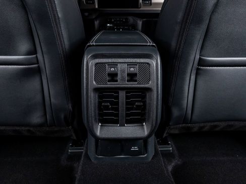 Used 2026 Ford Bronco Outer Banks AWD/4WD image 32