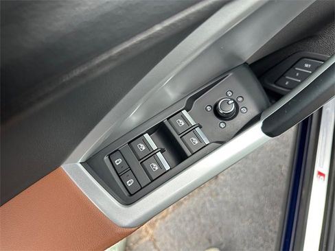 Used 2024 Audi Q3 2.0T Premium Plus image 19