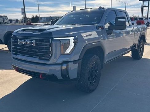 Used 2024 GMC Sierra 2500 AT4 w/ Technology Package image 2