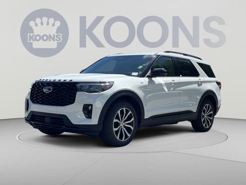 Used 2025 Ford Explorer ST-Line AWD/4WD image 5