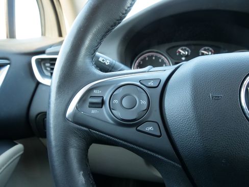 Used 2019 Buick Enclave Essence image 23