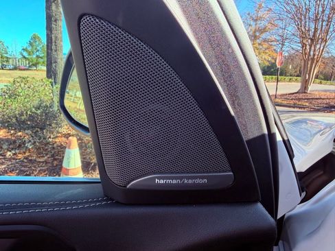 Used 2025 BMW X5 xDrive50e image 29