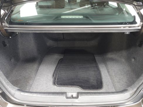 Used 2018 Honda Accord Touring image 11