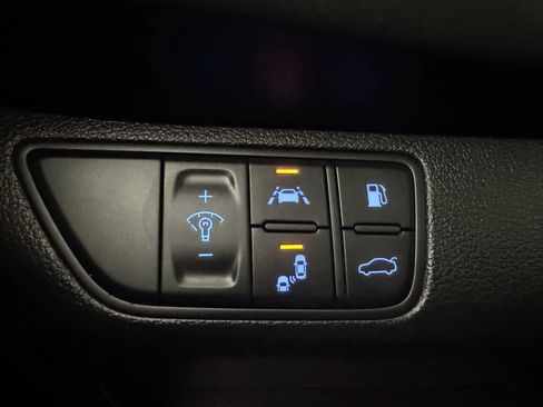 Used 2019 Genesis G70 2.0T Advanced w/ Elite Package image 15