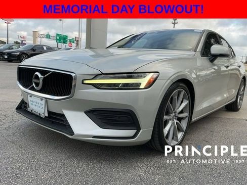 Used 2020 Volvo S60 T5 Momentum FWD image 5