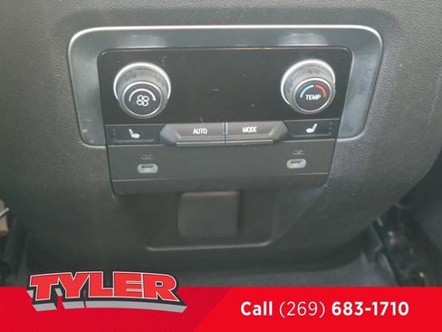 Used 2021 Chevrolet Suburban Premier w/ Premium Package AWD/4WD image 50