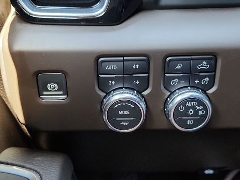Used 2024 GMC Sierra 1500 Denali w/ Denali Reserve Package AWD/4WD image 21