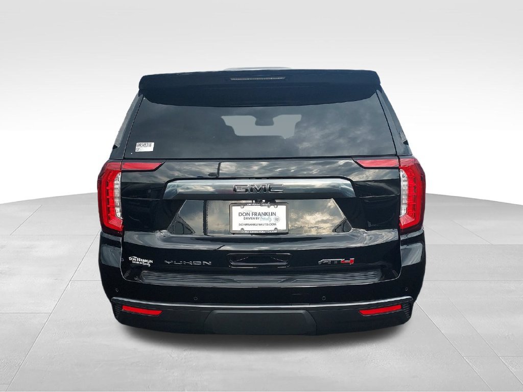 Used 2024 GMC Yukon AT4 w/ Technology Package AWD/4WD image 4