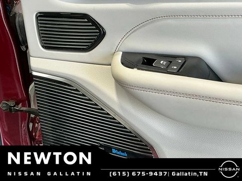 Used 2022 Jeep Grand Cherokee L Overland w/ Advanced Protech Group III AWD/4WD image 48