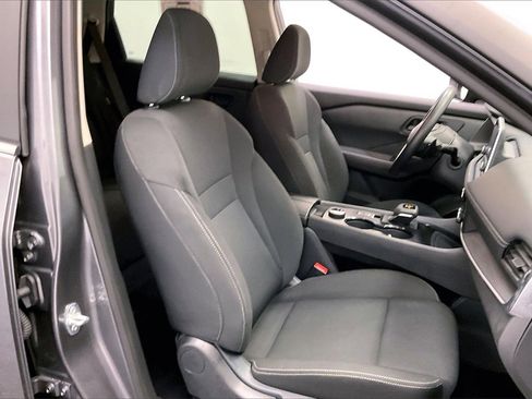 Certified 2025 Nissan Rogue S image 6