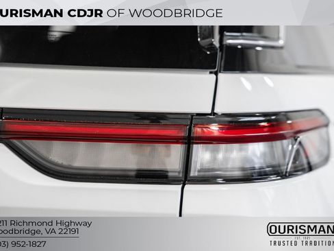 Certified 2024 Jeep Grand Cherokee Summit AWD/4WD image 7