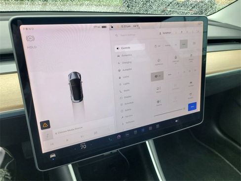 Used 2018 Tesla Model 3 Long Range image 19