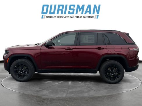 New 2026 Jeep Grand Cherokee Laredo image 3