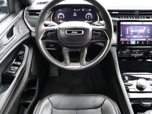 Used 2024 Jeep Grand Cherokee Overland AWD/4WD image 26