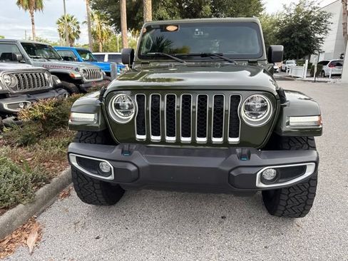 Used 2022 Jeep Wrangler Unlimited Sahara AWD/4WD image 4