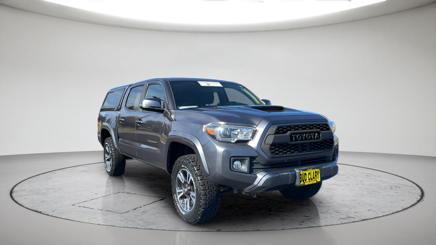 Certified 2017 Toyota Tacoma TRD Sport w/ Tow Package AWD/4WD image 3