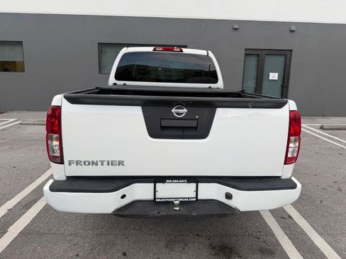 Used 2018 Nissan Frontier S RWD image 12